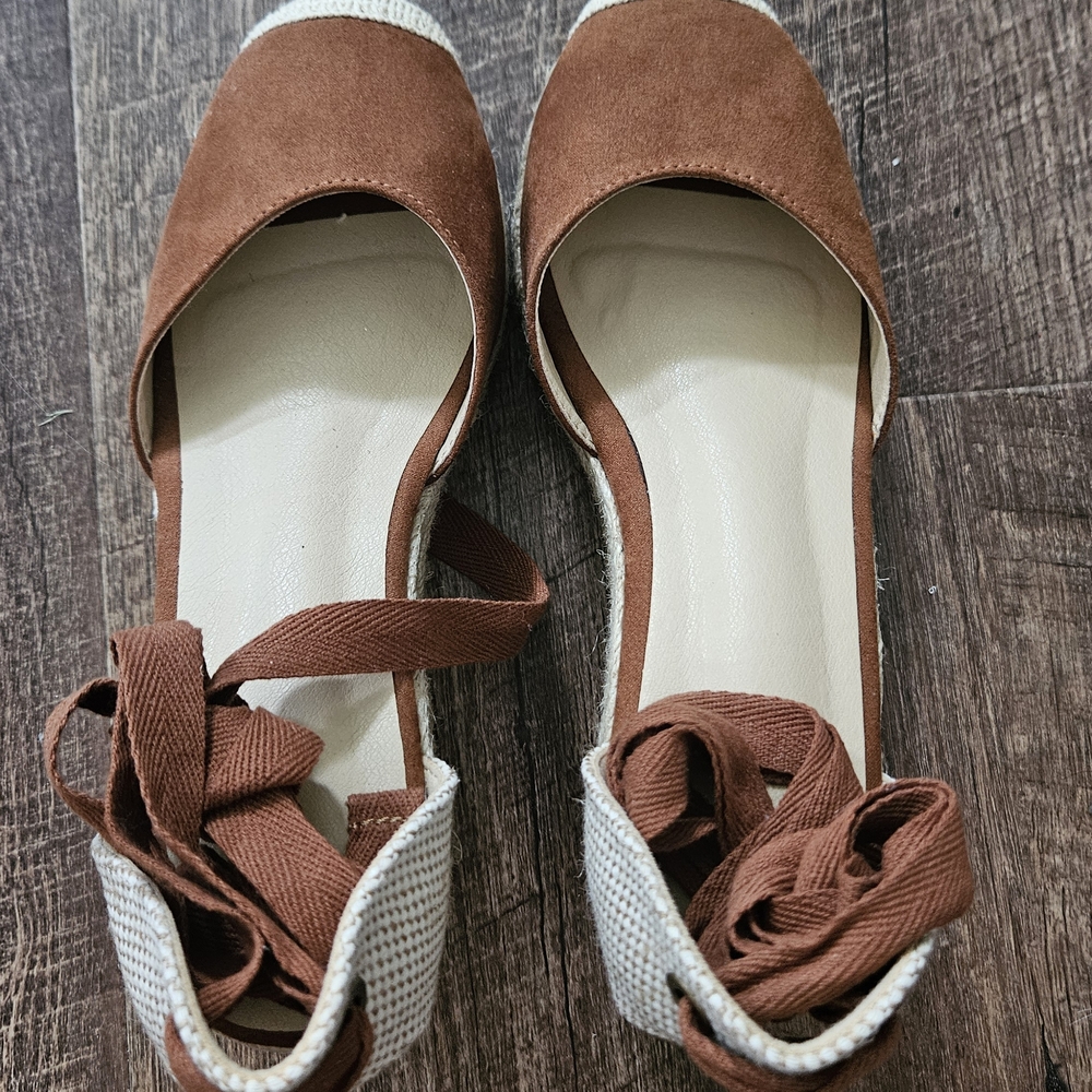 Elegant Tan Espadrille Flats with Ankle Tie